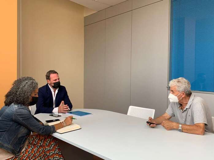 Reunión del concejal de Vías y Obras con un representante de la empresa/TA.